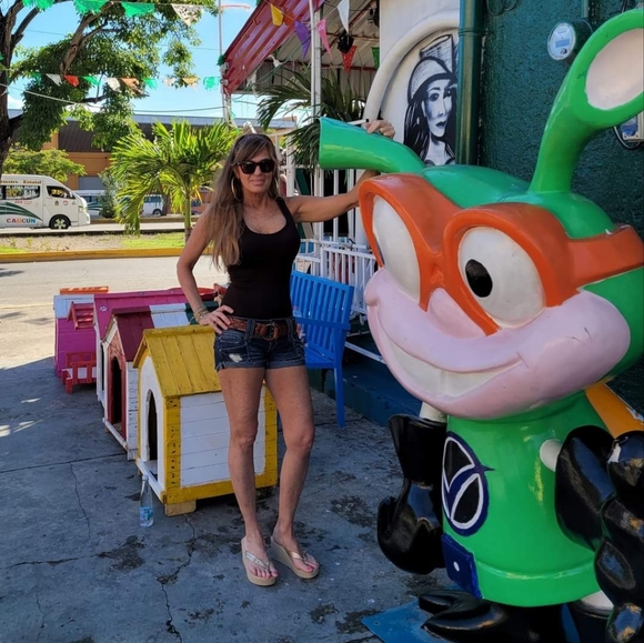 Meet your Posher, Michelle - Picture 3 of 4